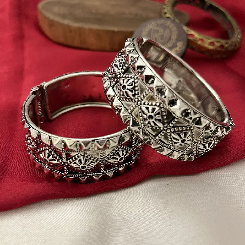 fashion bangles and bracelets-Silver bangles with enamel designs-FS Collection Oxidised Plated Openable Kada