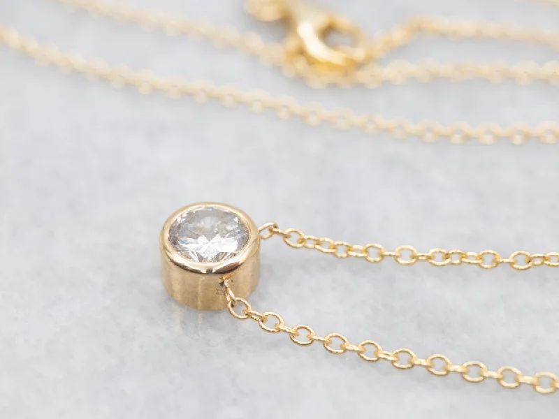 Adjustable necklaces for women-Modern Gold Bezel-Set Diamond Solitaire Pendant Necklace