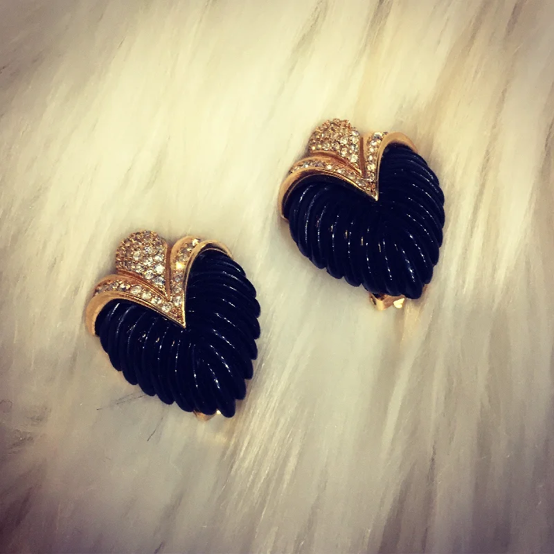 Dainty Earrings For Subtle Elegance-Grosse Earrings Black Heart Clip on Vintage