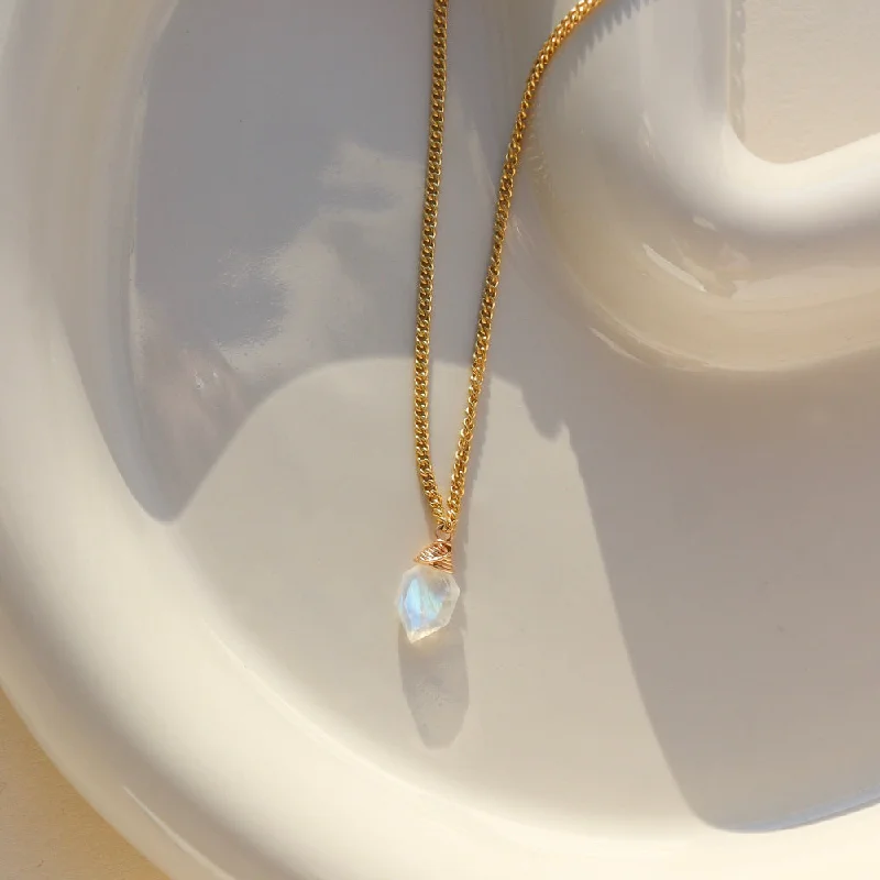 Personalized crystal necklaces for gifting-Lumi Necklace